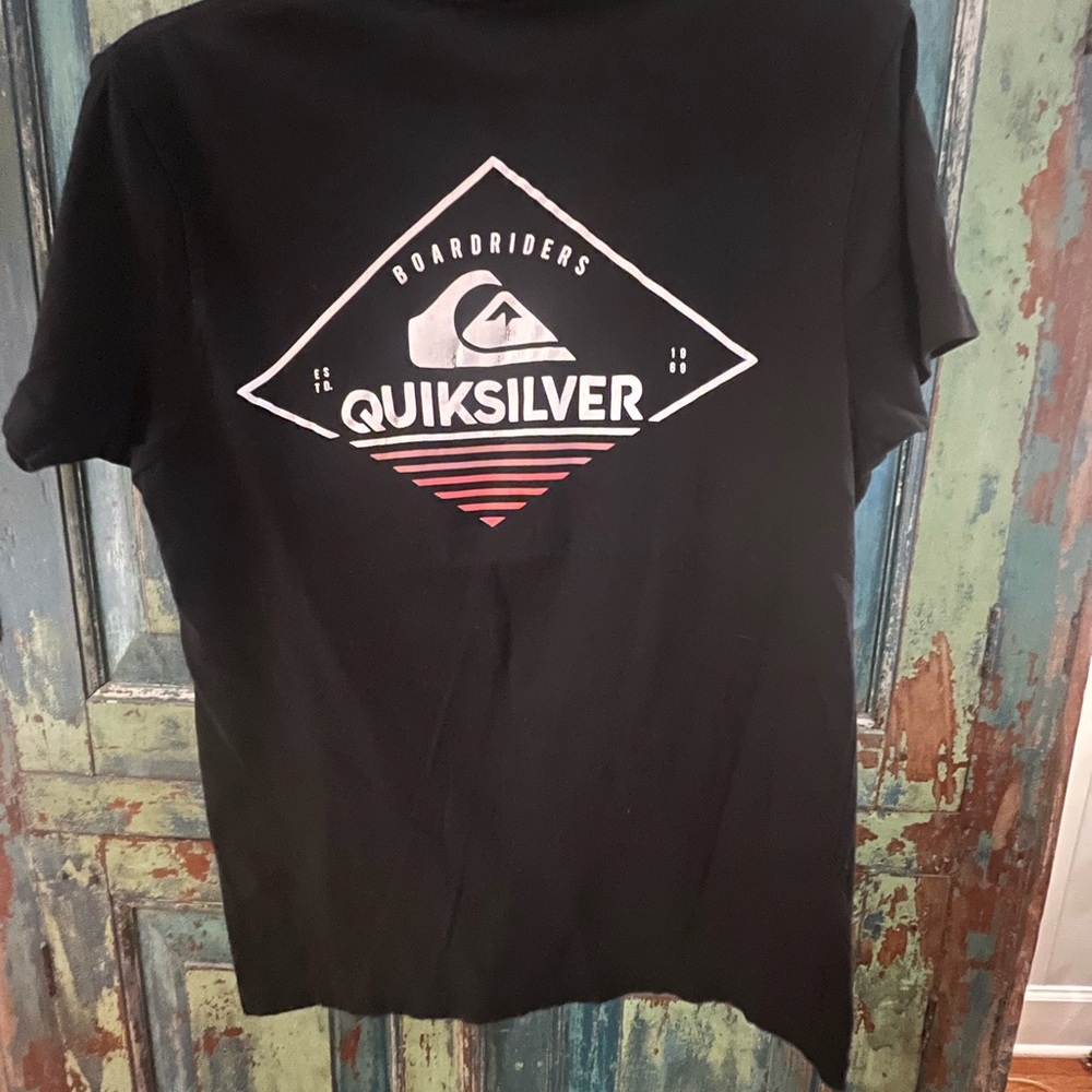 Quicksilver black t-shirt
